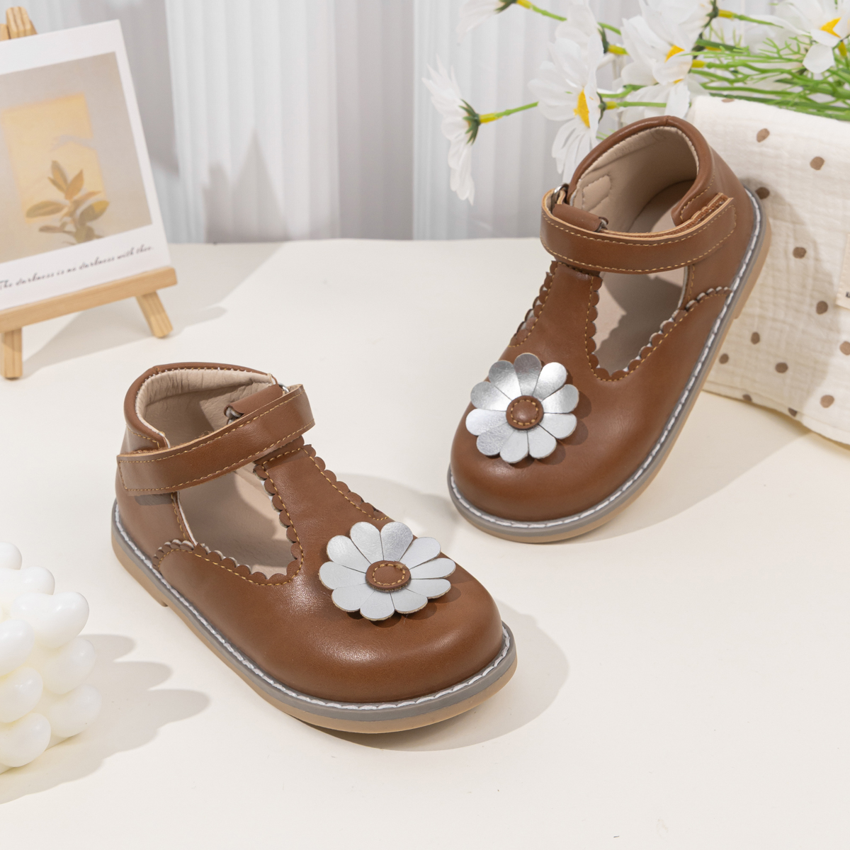 Girls Flower Decor T-Strap Mar - Velcro Hook Loop 리뷰 및 가격